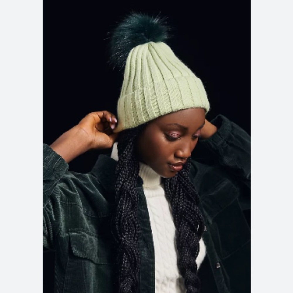 💚💚Anthropologie Green Knit Pom-Pom Beanie sold out in stores - Picture 3 of 5